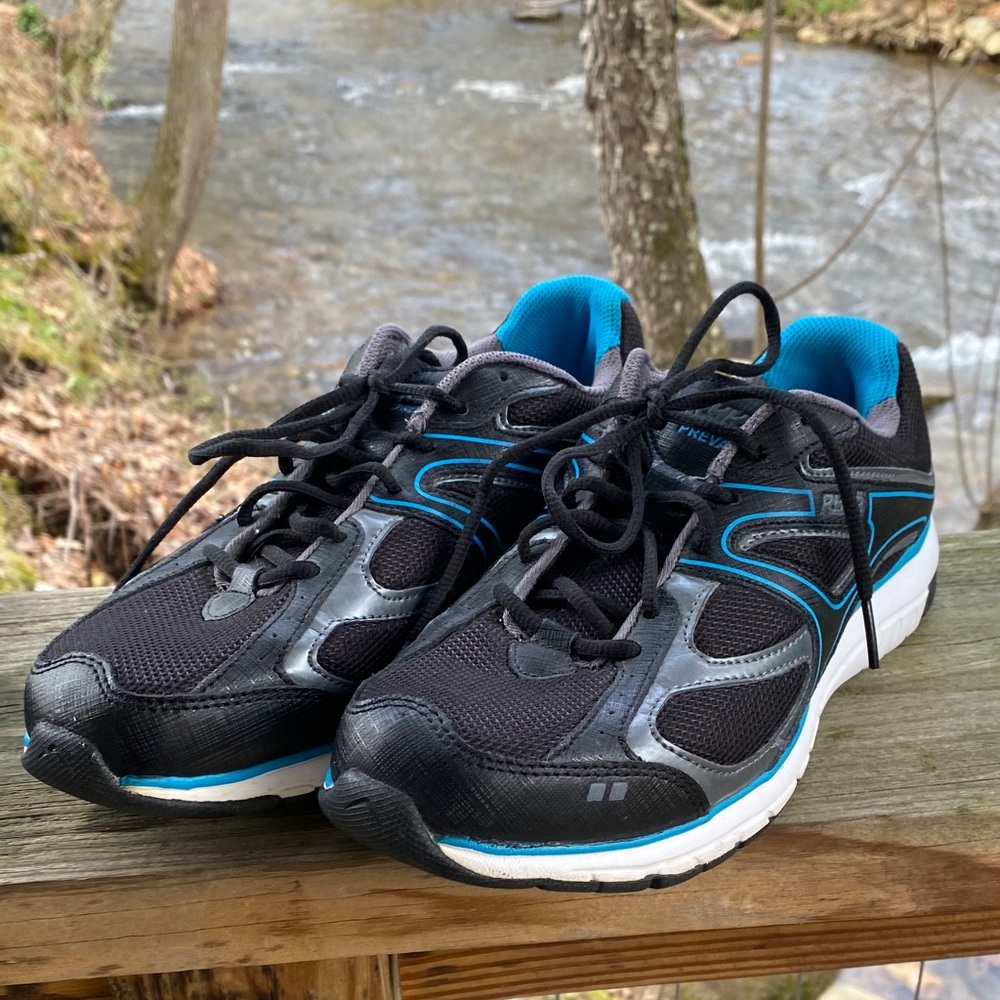 Ryka Prevail Black & Blue Running Sneakers! Worn twice Sz 8.5